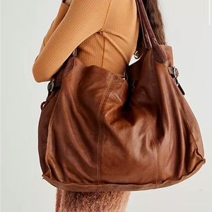 we r the free reina oversized tote